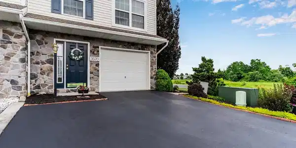 3570 PINECREST COURT