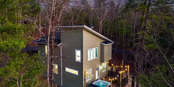 1355 GREENVIEW DRIVE