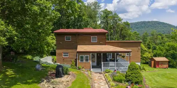 4611 REMOUNT ROAD