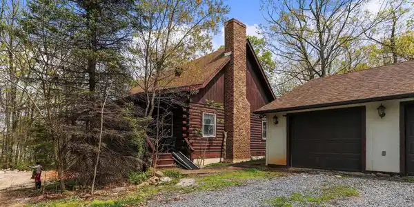 607 LOWER VALLEY ROAD
