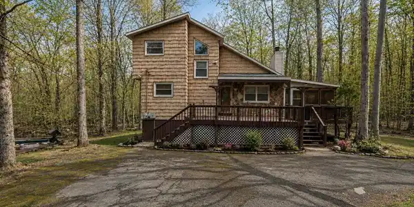 1328 WINDING WAY