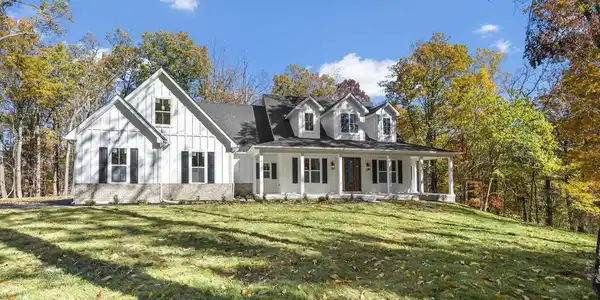 167 MISTLETOE LANE
