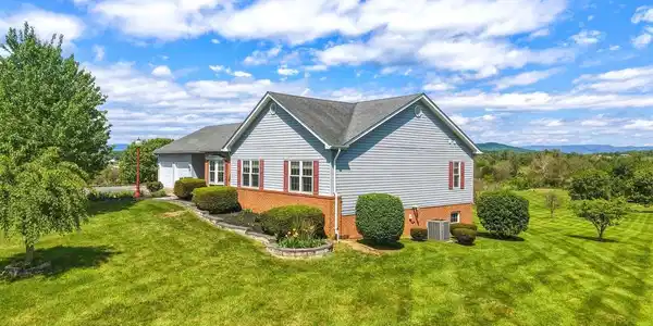 291 BEAVER LANE
