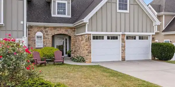 221 MACALLISTER WAY