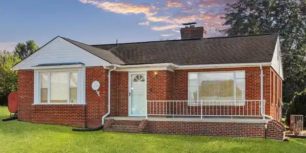 3634 EAST SIDE