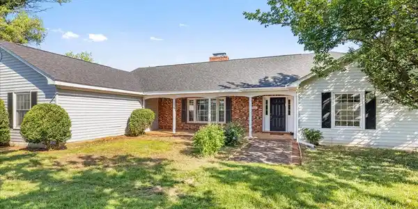 7525 STONEWALL JACKSON HIGHWAY
