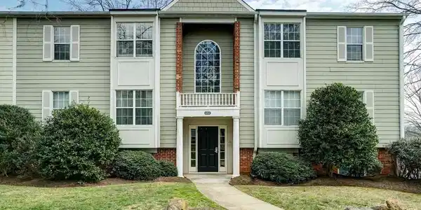 1252 VILLA LN