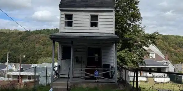 216 LOWER RAILROAD STREET