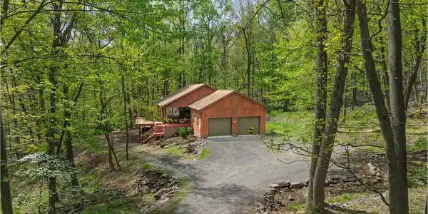 121 PENDRAGON COURT