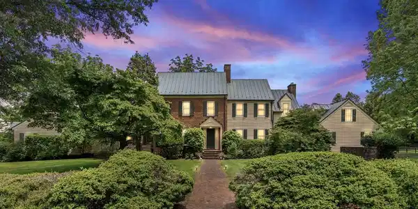 10052 POSSUM HOLLOW DRIVE