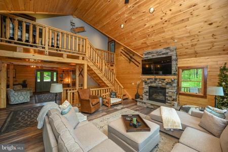 90 BILTMORE RIDGE TRAIL