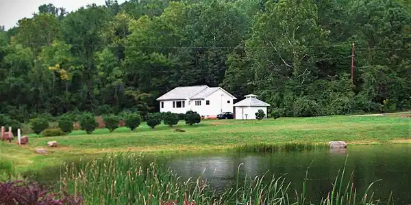 33 CIRCLE ROAD