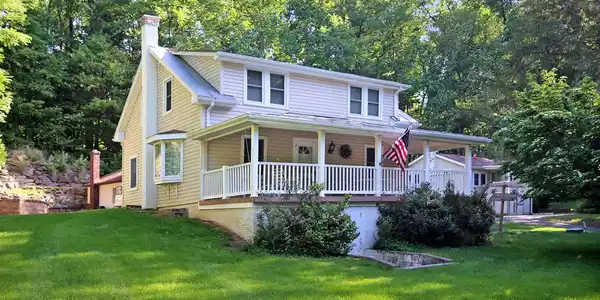 1061 MINE ROAD