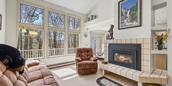 5 BEACHWOOD COURT