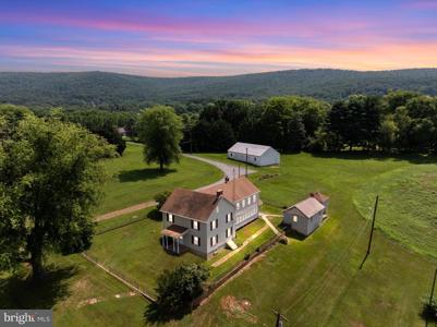 8602 HOLLOW ROAD