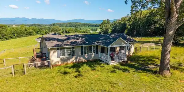 551 OLD HOMEPLACE LN