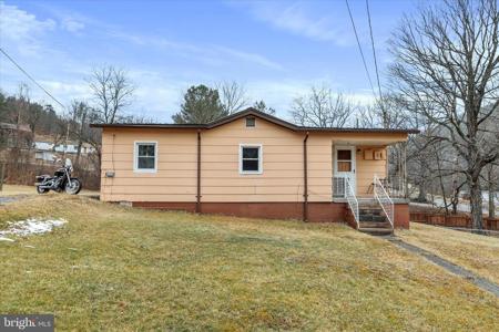48 WAYLAND DRIVE