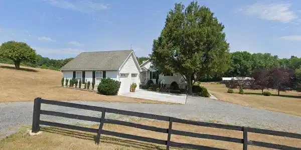 40 MEADOWBROOK COURT