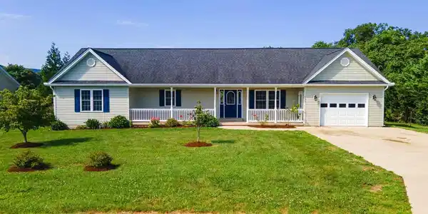 135 LEOLA LOOP