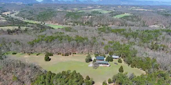 563 VALLEY FORGE LANE