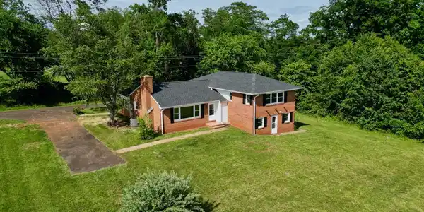 515 RADIO LANE