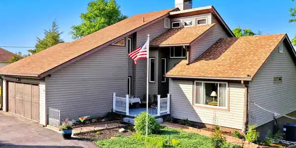 123 WINDY MEADOWS COURT