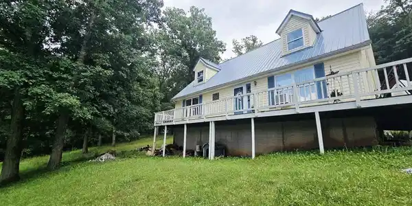 464 BRADY HOLLOW ROAD
