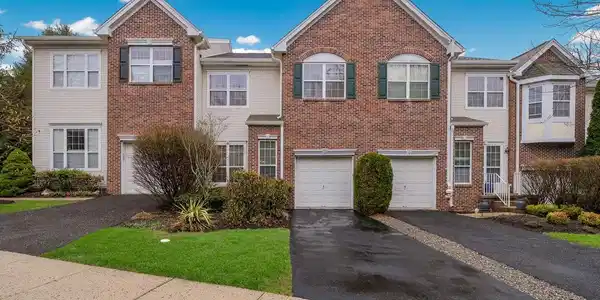 12 HERITAGE HILLS DRIVE