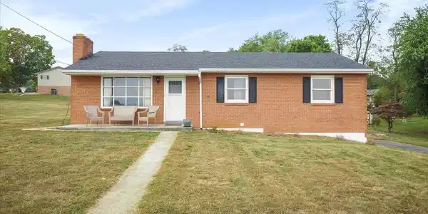 15621 OAK ROAD