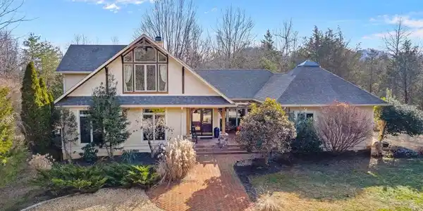 379 CEDAR MEADOW DR