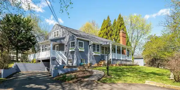 221 MOCKINGBIRD LANE