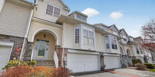 186 OAKMONT COURT