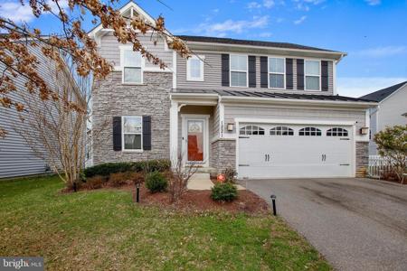1221 LONG FARM LANE