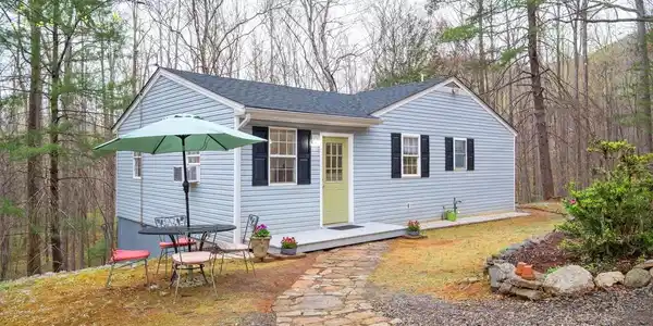 115 CIRCLE RD