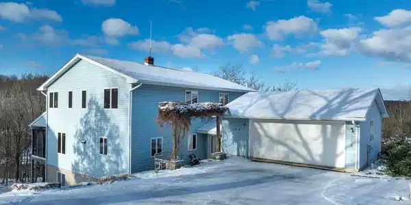1086 CORTLAND DRIVE