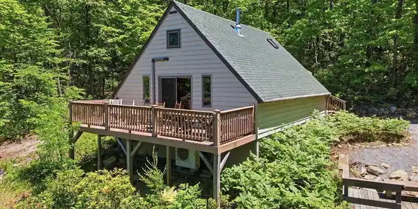 257 YORK CRESCENT
