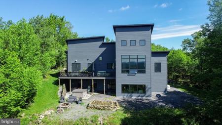 211 HIGH POINT RIDGE ROAD