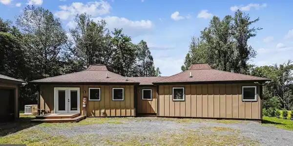 21826 BLUE RIDGE MTN ROAD