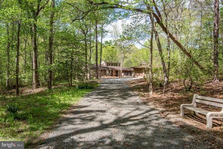 7322 LACKAWANNA DRIVE