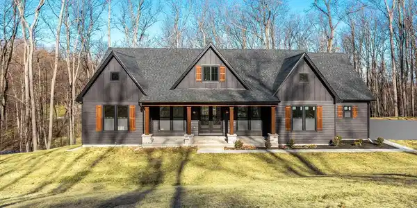 274 MISTLETOE LANE