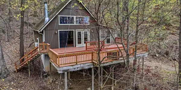 494 GLENWOOD LANE