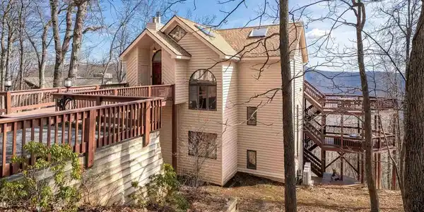 327 CRAWFORDS EDGE