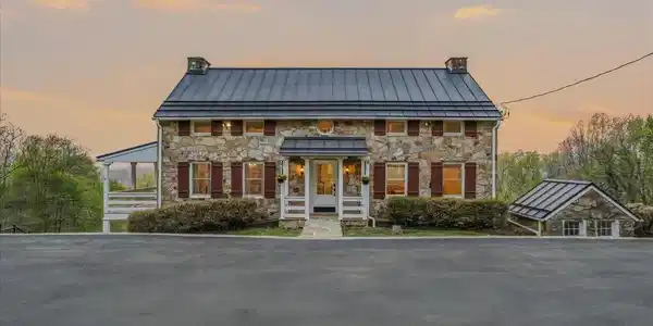 3877 DRY RUN ROAD