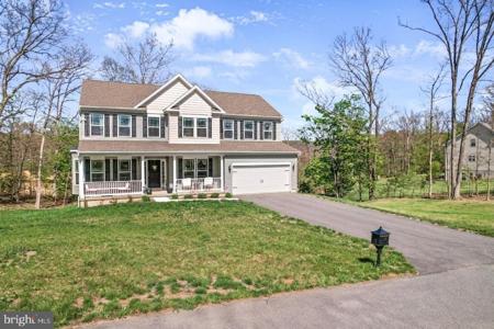 1561 LAKEWOOD DRIVE