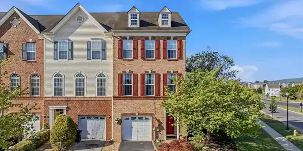100 DARDEN COURT