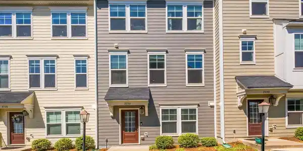 2720 AVINITY LN