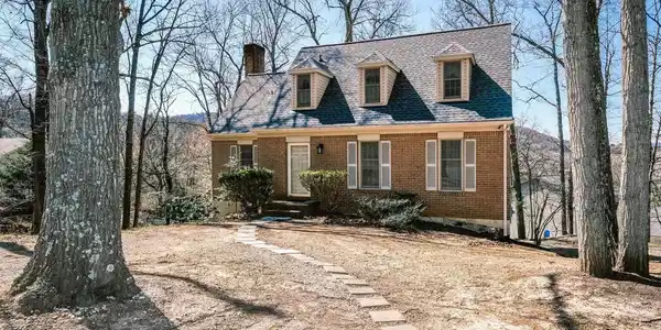 107 RICHMOND ROAD
