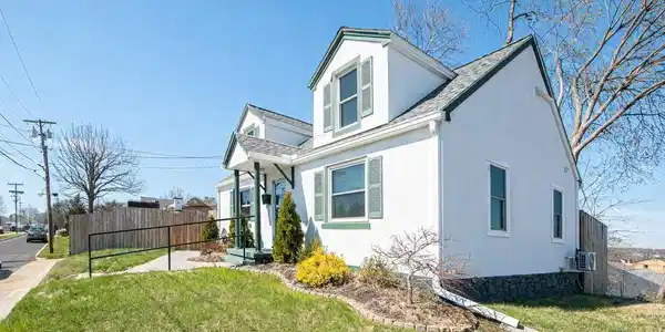 303 10TH STREET