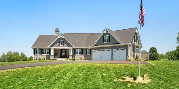 644 VISTA HEIGHTS DR