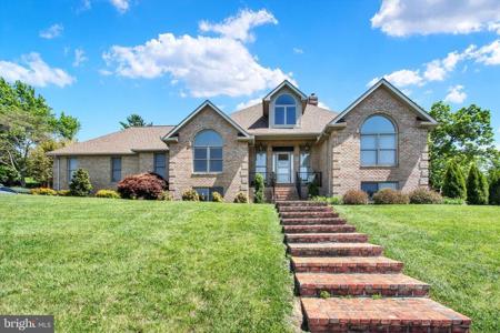 605 VISTA COURT
